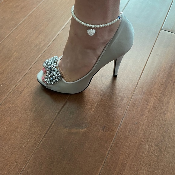 Something Blue white 4mm Swarovski  Pearl and Rhinestone Heart Charm Anklet. - Picture 6 of 8